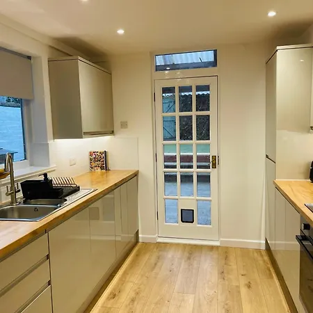 Newly Refurbished City Centre House With Parking Exeter Exterior photo