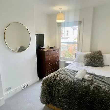 Newly Refurbished City Centre House With Parking Exeter Exterior photo