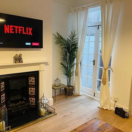 Newly Refurbished City Centre House With Parking Exeter Exterior photo